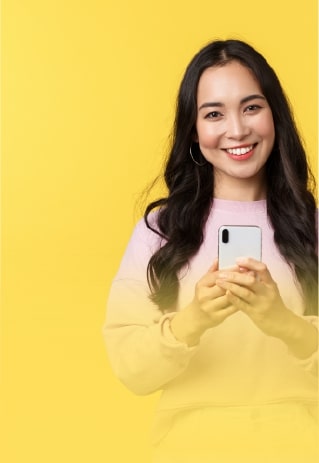 Mulher compartilhando os seus dados no Open Finance do BB.